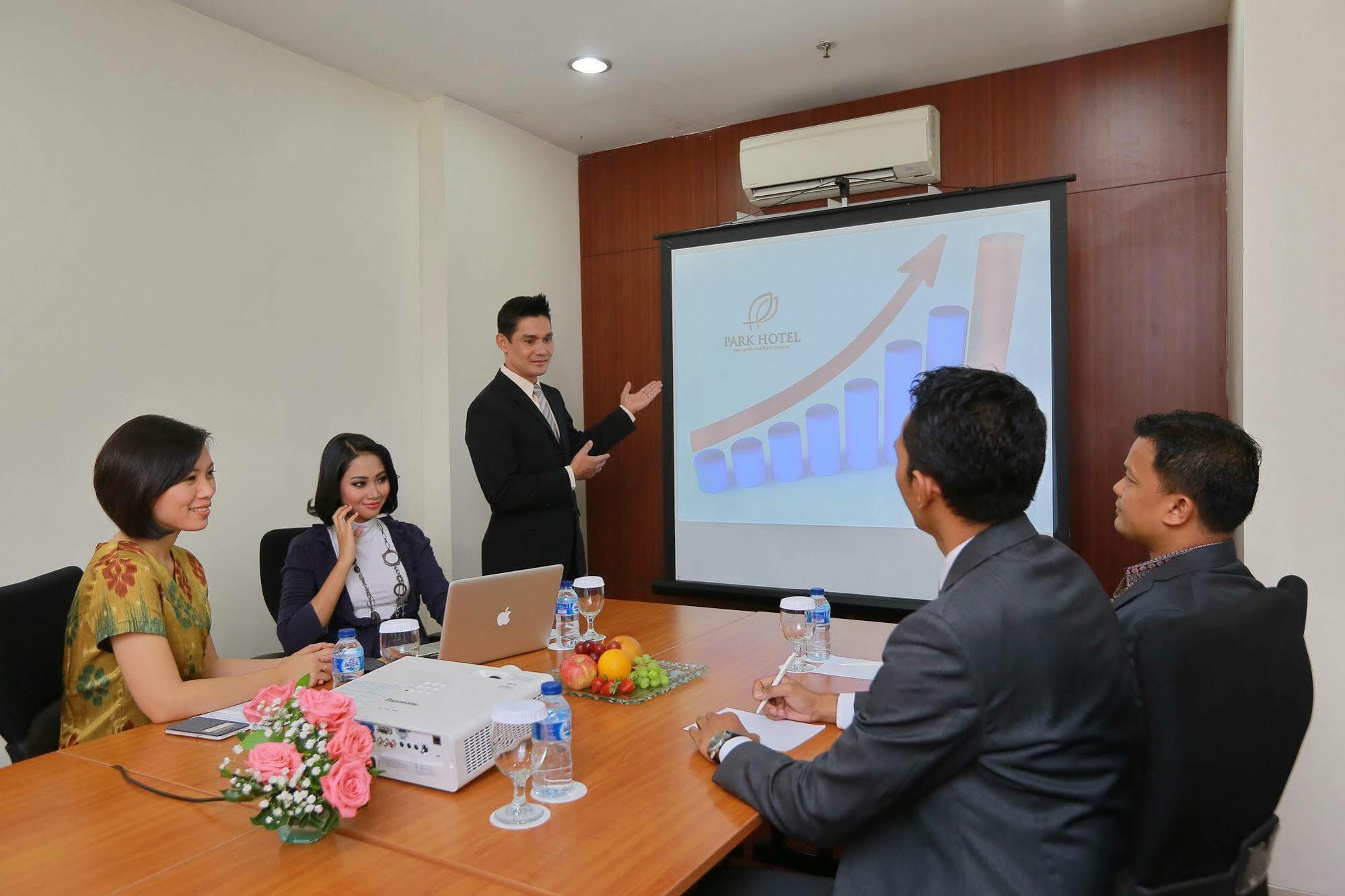 Park Hotel Cawang Jakarta Kültér fotó